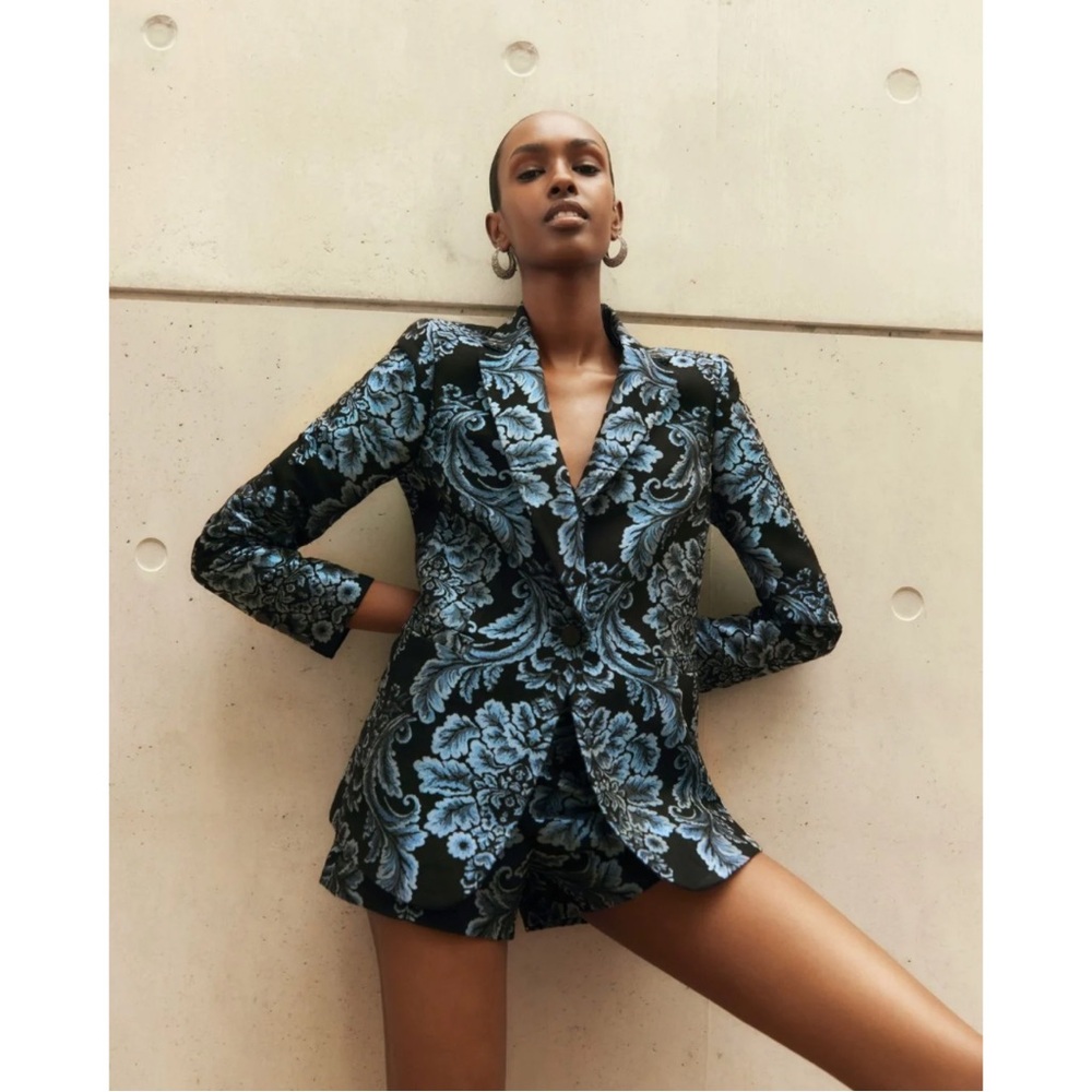 Alice + Olivia Metallic Notch Collar Bristol Fitted Blazer - Picture 13 of 15